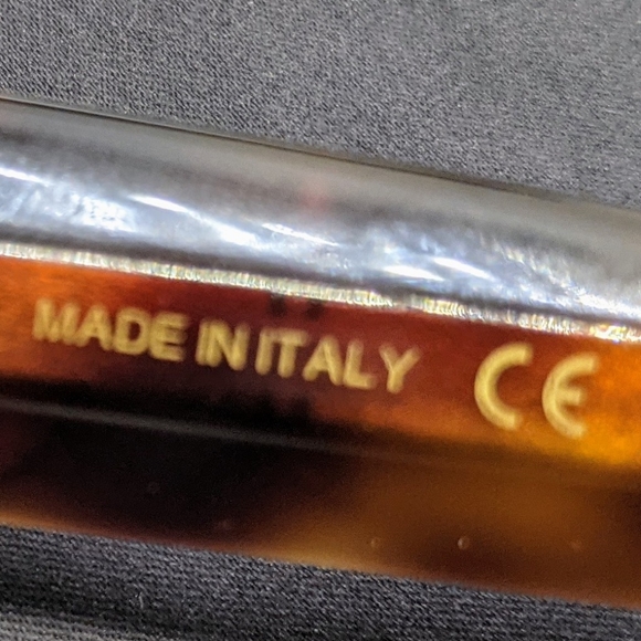 Authentic Gucci sunglasses Glasses GG0208S
